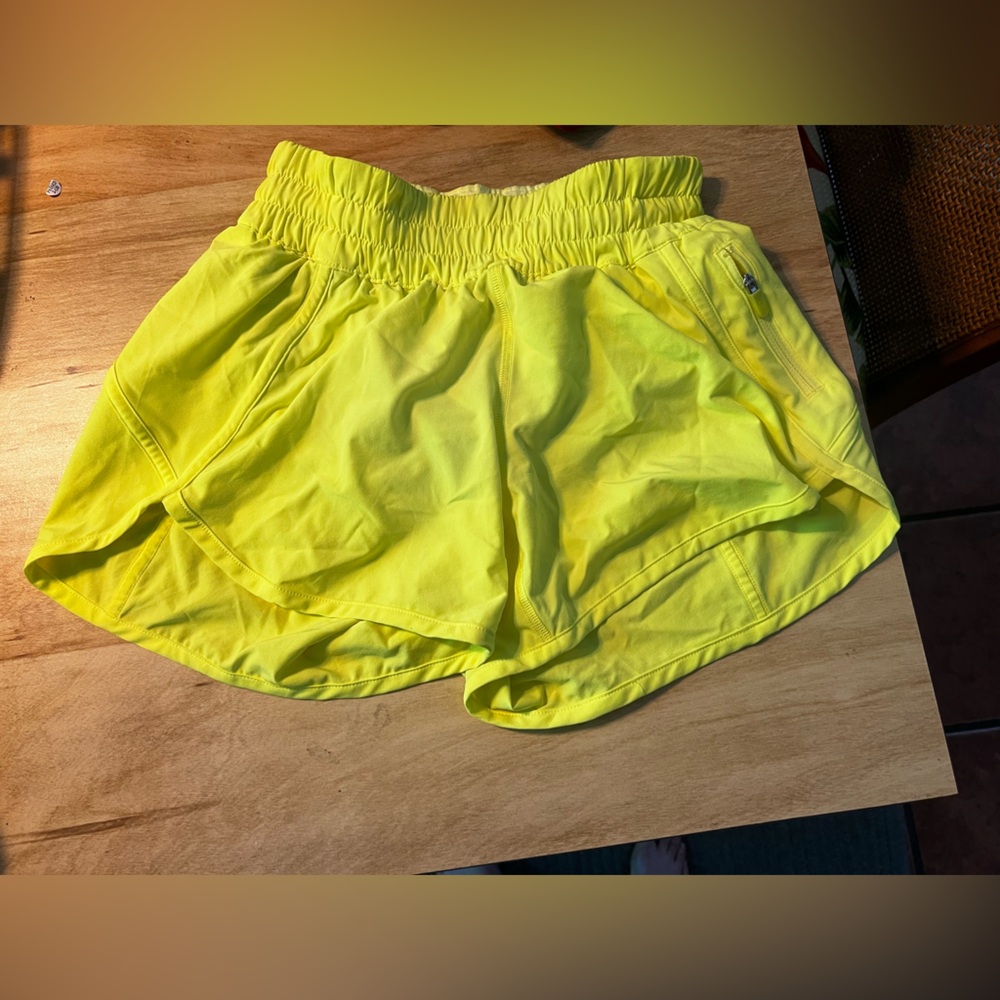 Lululemon tracker short 4”